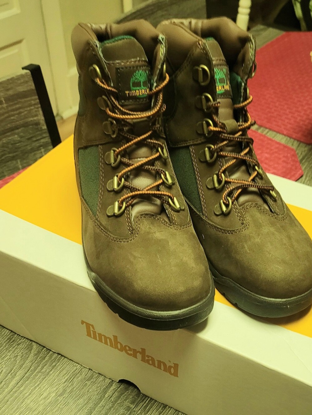 New In Box Timberland 6 Inch Field Boot Bown/Dark Olive Boys Youth Size 5